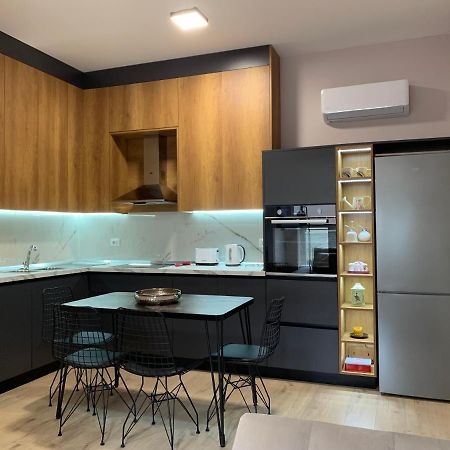 Lovely 1-Bedroom Condo In Tirana Wifi-Netflix-Ac エクステリア 写真
