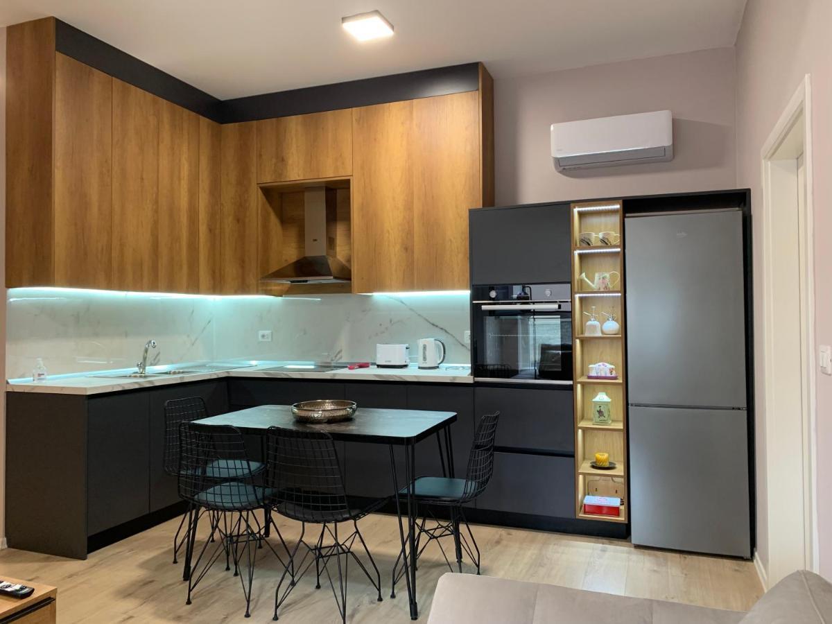 Lovely 1-Bedroom Condo In Tirana Wifi-Netflix-Ac エクステリア 写真